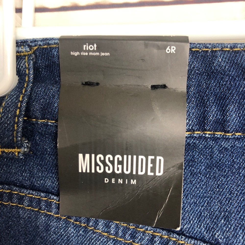 Misguided Jeans Riot High Rise Mom Blue High Waist - Picture 4 of 8